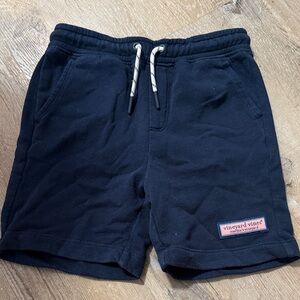 Vineyard vines boys sweat shorts size 5